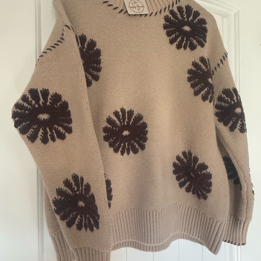 Beige and Brown Floral‎ Women's Sweater S/M - Picture 4 of 8